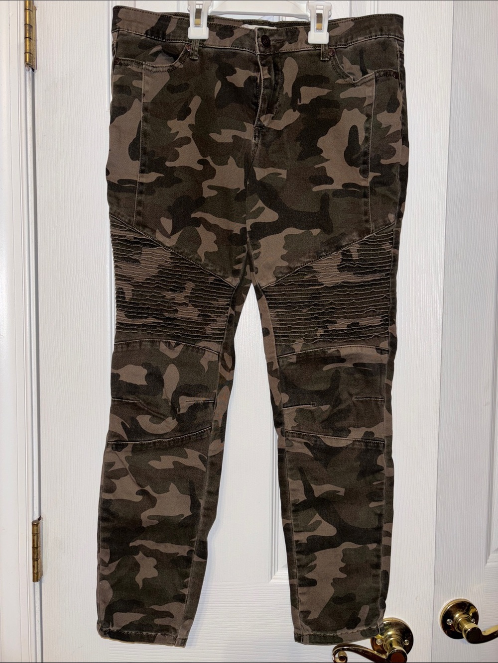 Altar’d State Women's Camo Moto Skinny Jeans